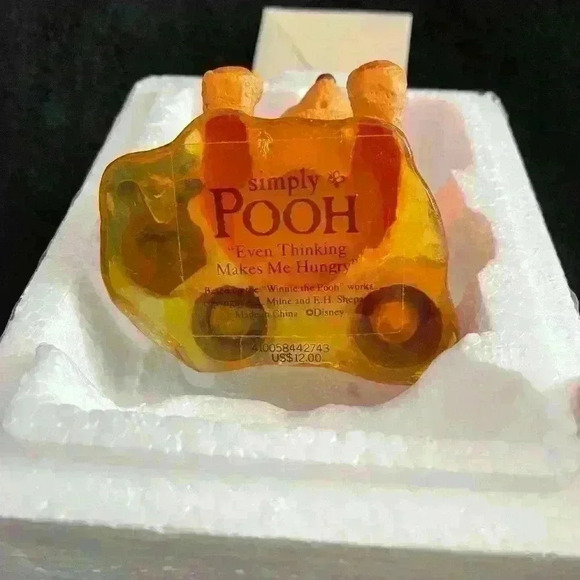 Vintage Disney’s Simply Pooh figurine. Pooh with honeypots. Never used in box - Picture 6 of 7